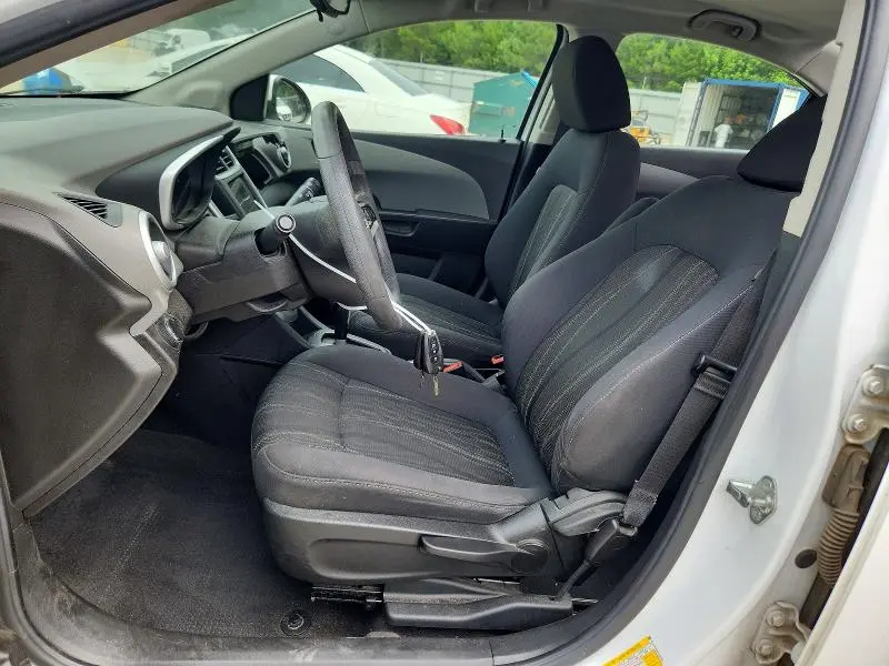 2019 CHEVROLET SONIC LT  