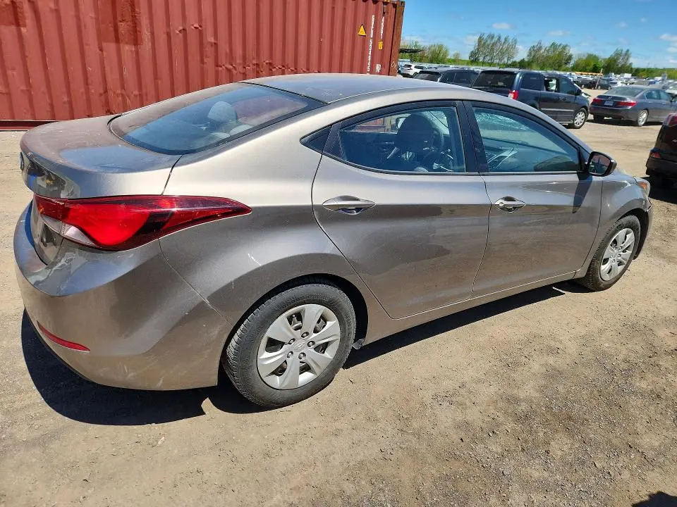 2016 HYUNDAI ELANTRA SE  