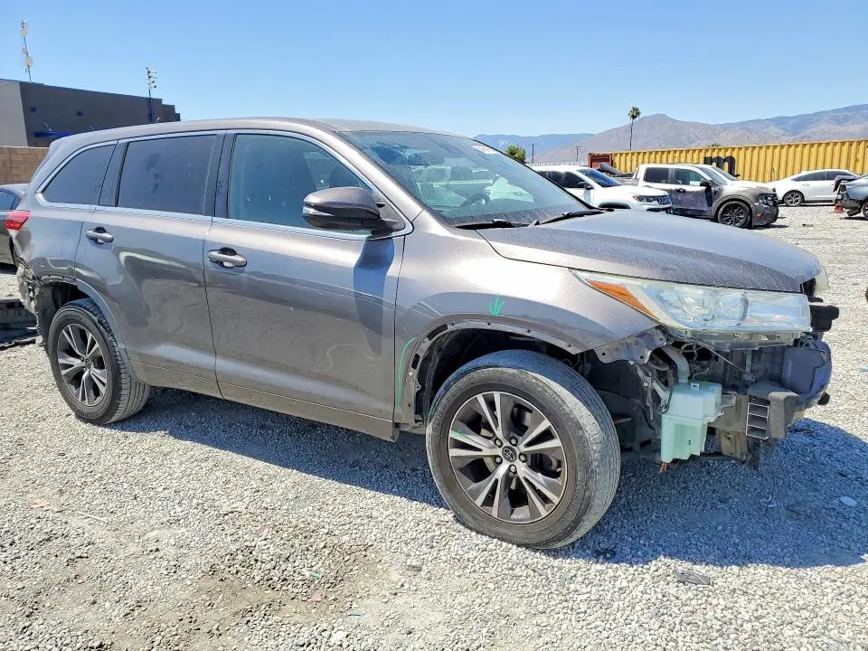 2018 TOYOTA HIGHLANDER LE  