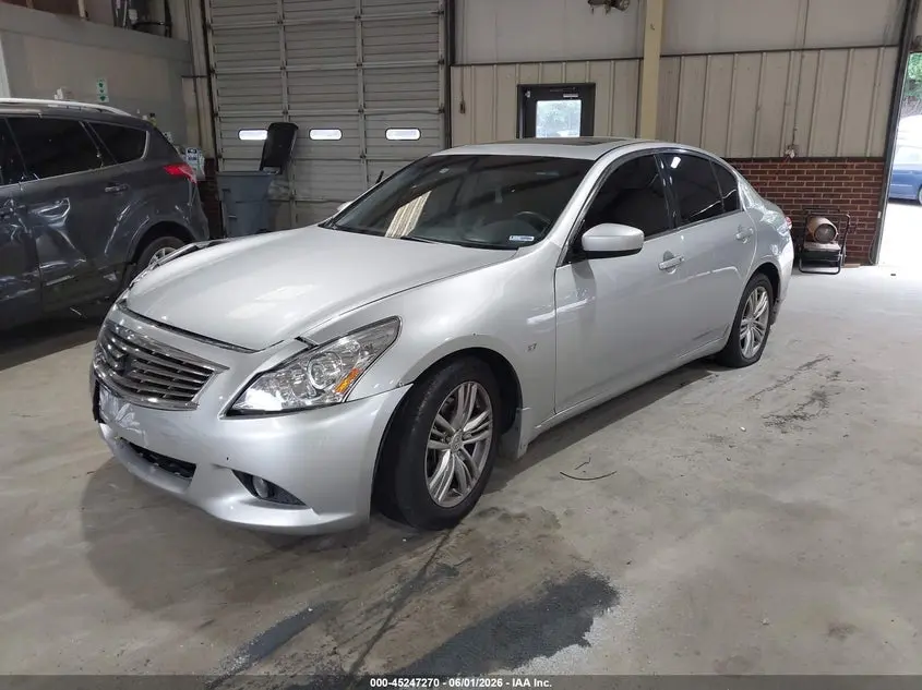 2015 INFINITI Q40  