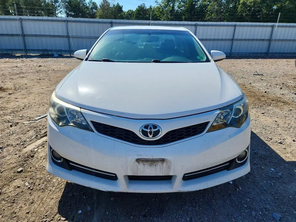 2014 TOYOTA CAMRY SE V6  