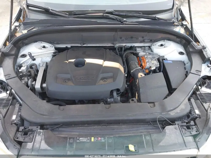2018 VOLVO XC60 HYBRID T8 INSCRIPTION