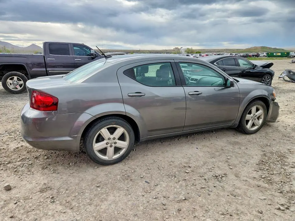 2013 DODGE AVENGER SE  
