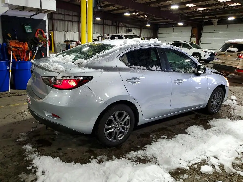 2019 TOYOTA YARIS LE  