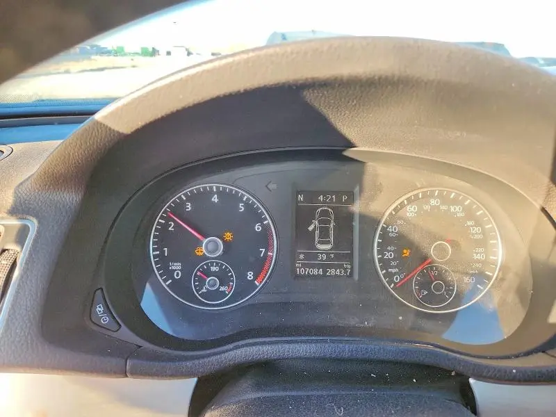 2013 VOLKSWAGEN PASSAT SE  