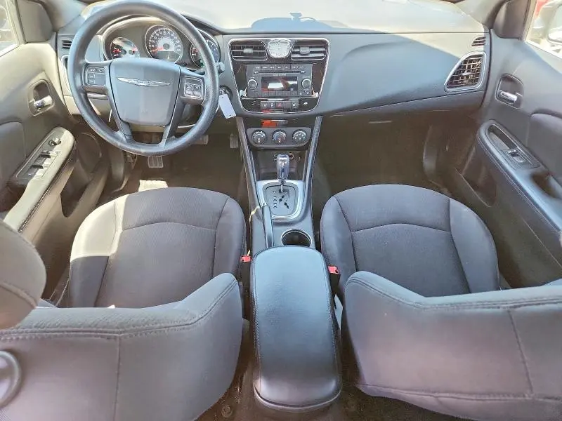 2013 CHRYSLER 200 LX  
