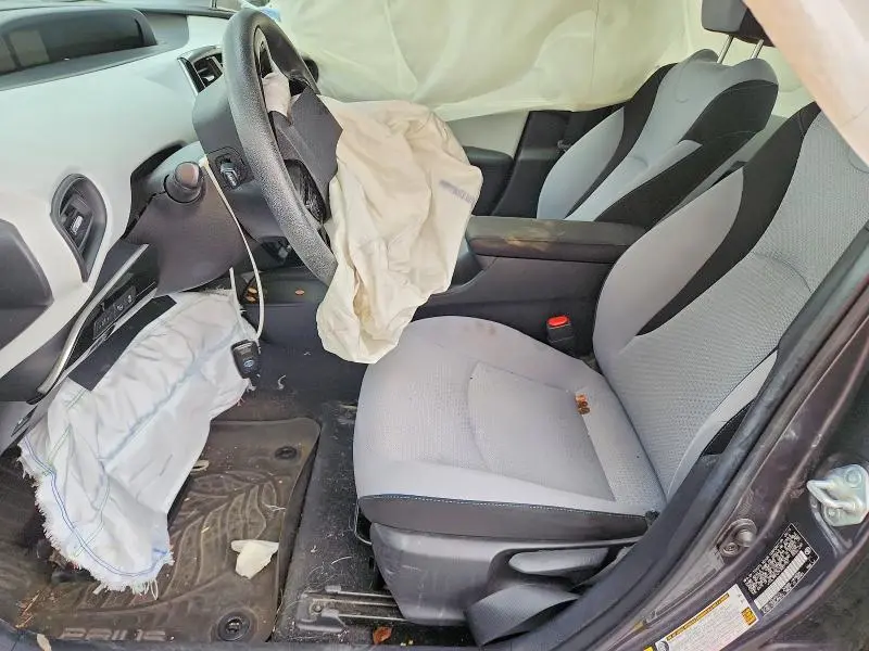 2019 TOYOTA PRIUS LE AWD-E  