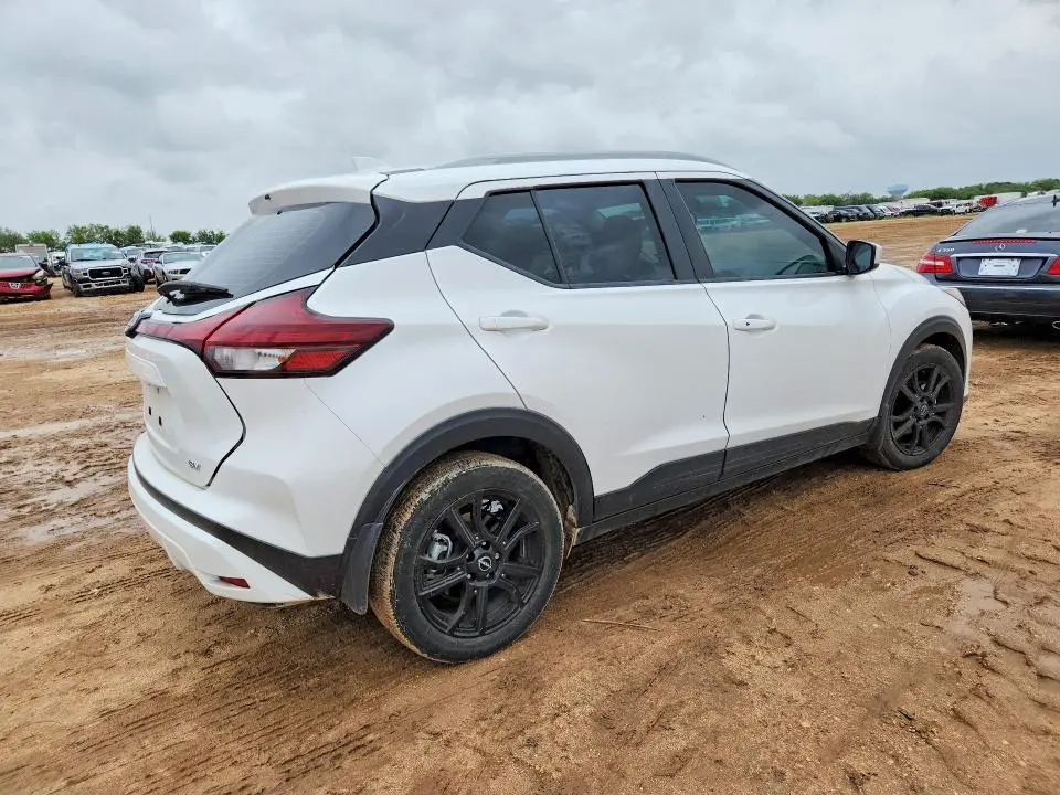 2023 NISSAN KICKS SV  