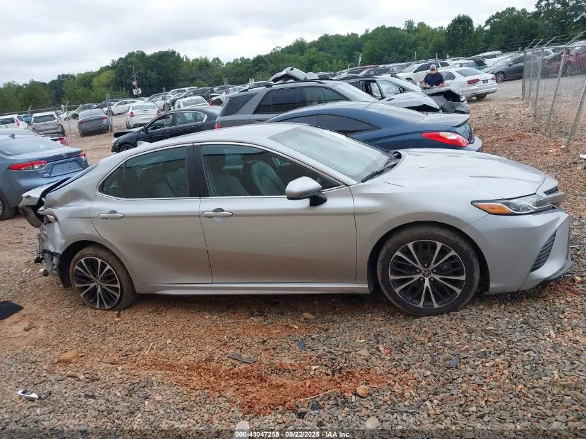 2019 TOYOTA CAMRY SE