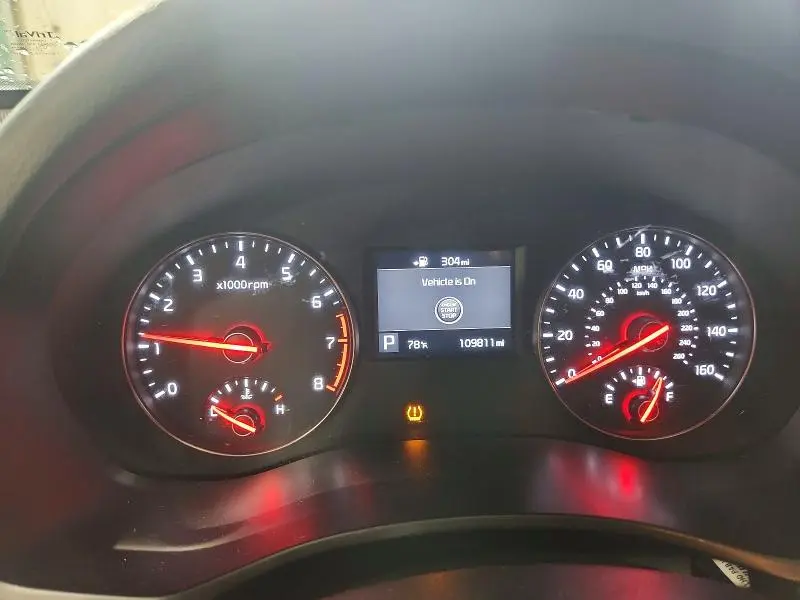 2017 KIA CADENZA PREMIUM  