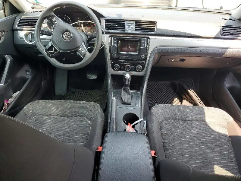 2017 VOLKSWAGEN PASSAT S  