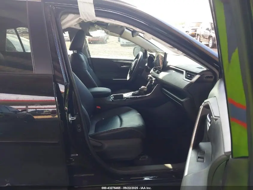 2024 TOYOTA RAV4 HYBRID XLE PREMIUM