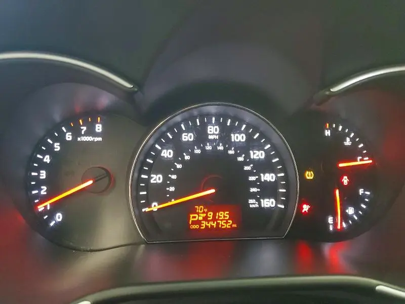 2014 KIA SORENTO LX  
