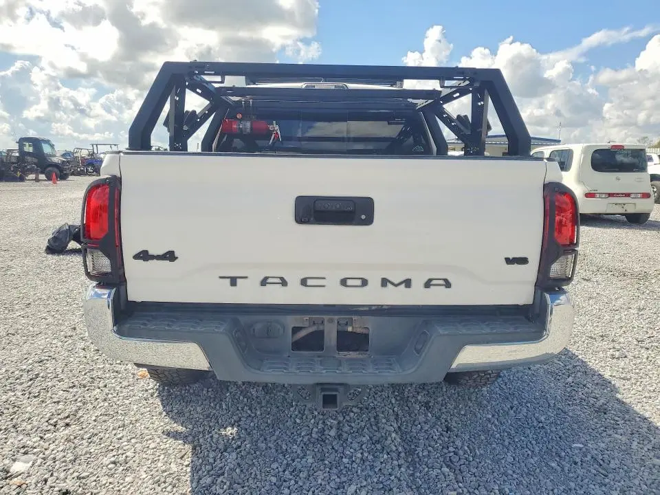 2019 TOYOTA TACOMA SR5 V6  