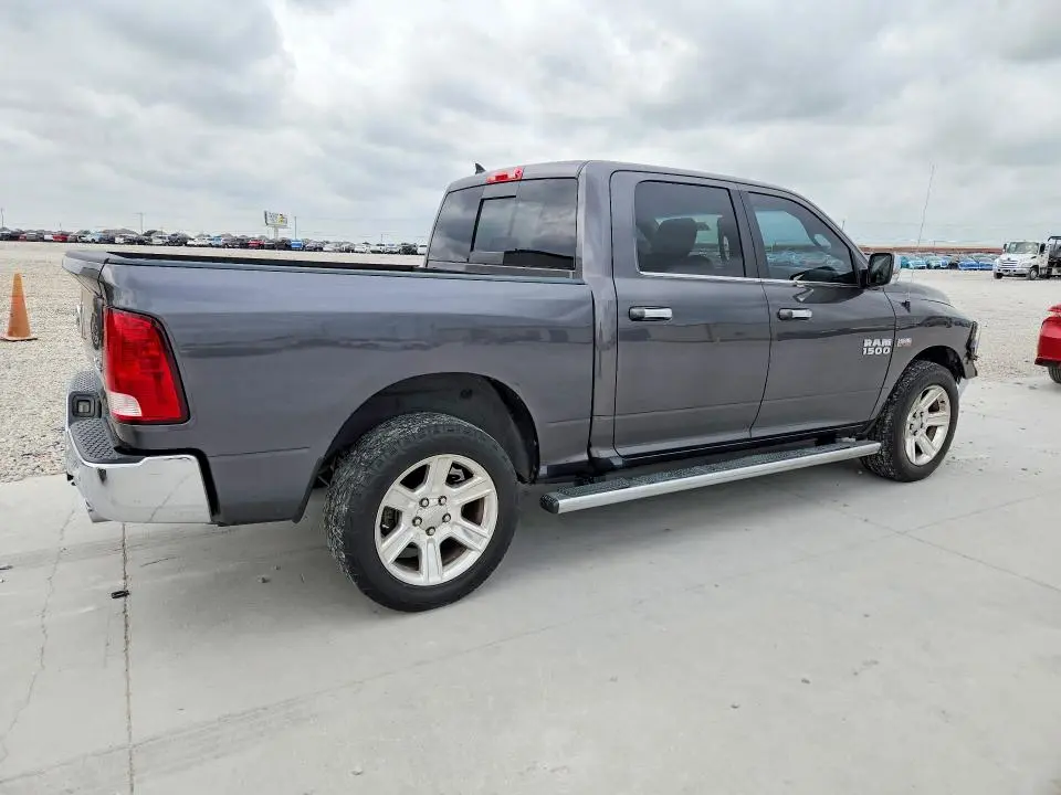 2018 RAM 1500 SLT  