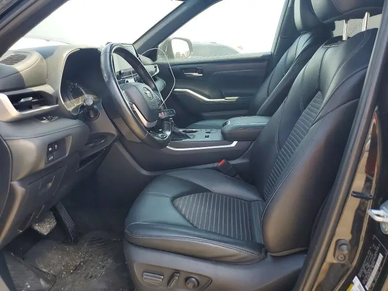 2024 TOYOTA HIGHLANDER XSE  