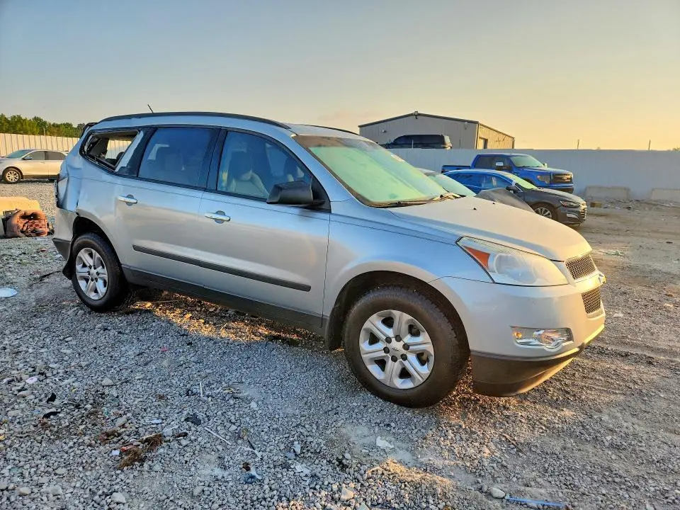 2011 CHEVROLET TRAVERSE LS  