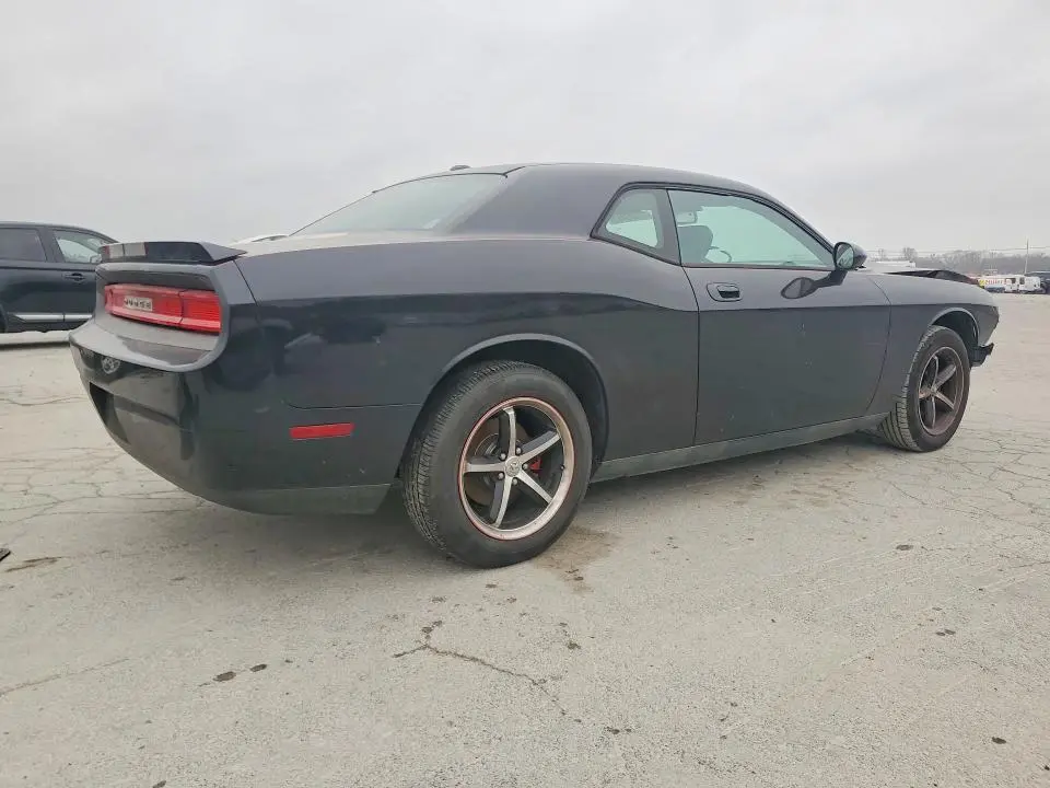 2010 DODGE CHALLENGER SE  