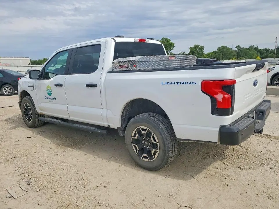 2023 FORD F150 LIGHTNING PRO  