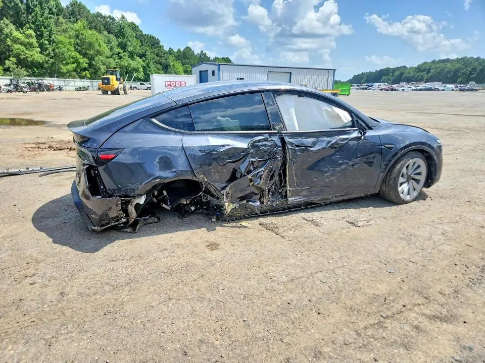 2026 TESLA MODEL Y   