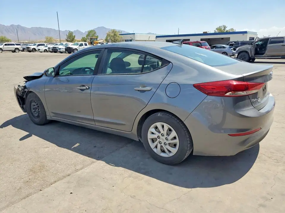 2018 HYUNDAI ELANTRA SE  