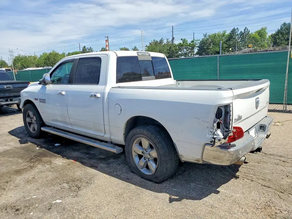 2016 RAM 1500 SLT  