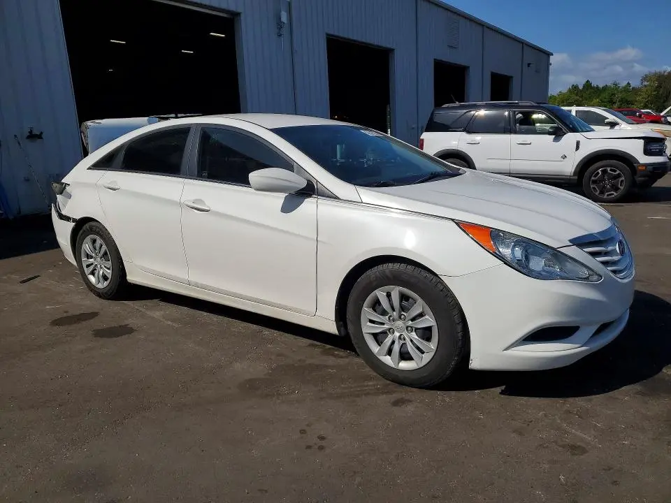 2011 HYUNDAI SONATA GLS  