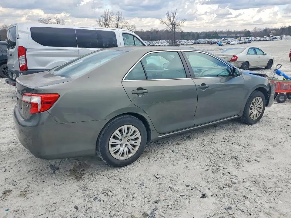2014 TOYOTA CAMRY LE  