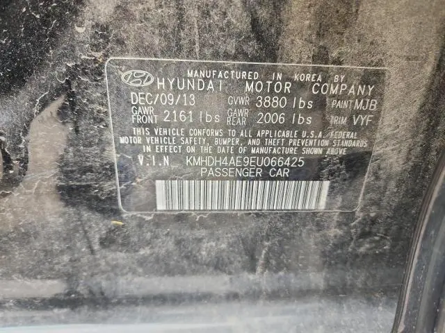 2014 HYUNDAI ELANTRA SE  