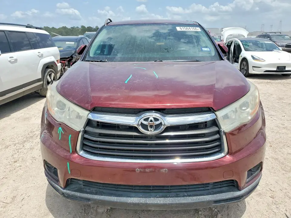 2016 TOYOTA HIGHLANDER LE  