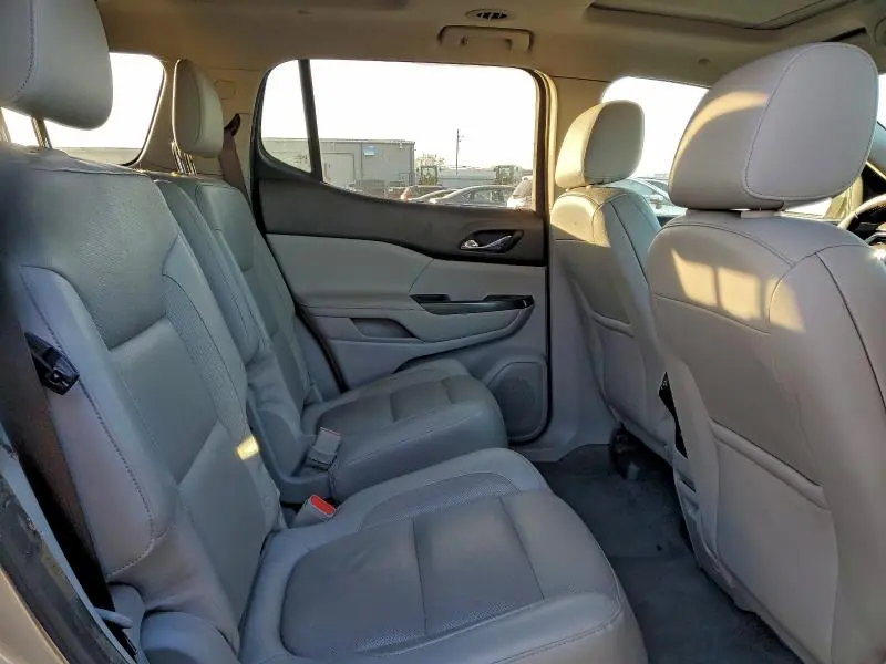 2017 GMC ACADIA SLT-2  