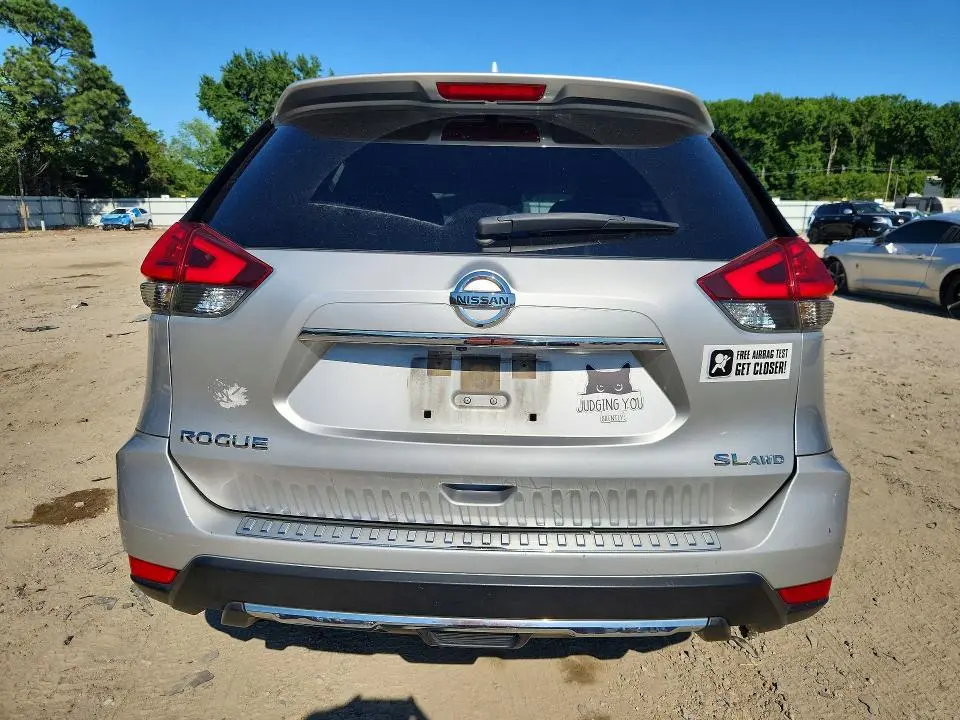 2017 NISSAN ROGUE SL  