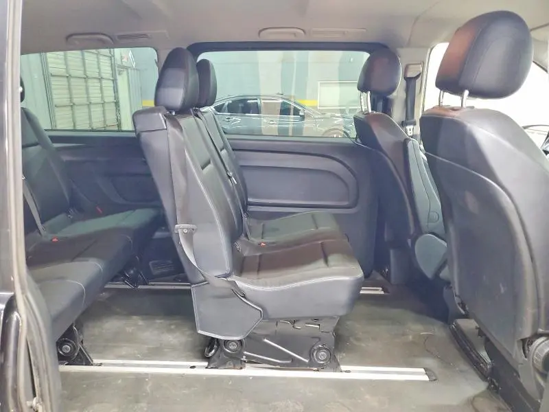 2017 MERCEDES-BENZ METRIS   
