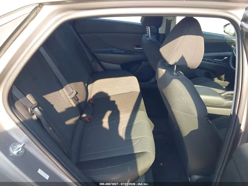 2023 HYUNDAI ELANTRA SE
