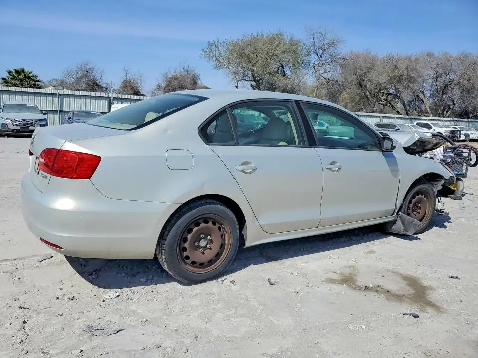 2011 VOLKSWAGEN JETTA SE  