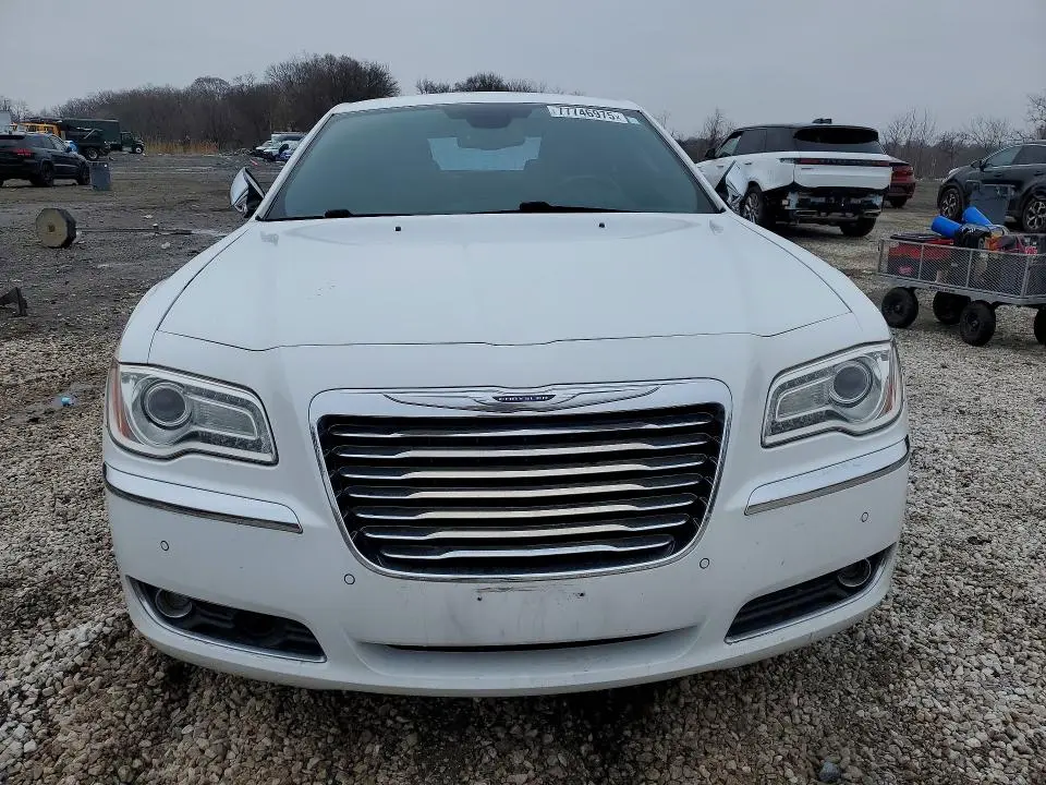 2011 CHRYSLER 300C   