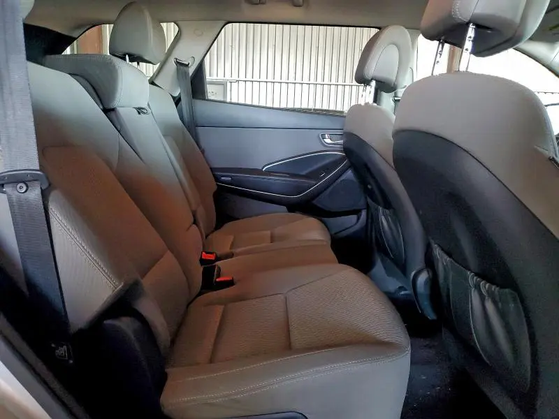 2017 HYUNDAI SANTA FE SE  