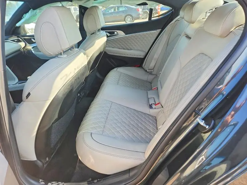2023 GENESIS G70 3.3T STANDARD  