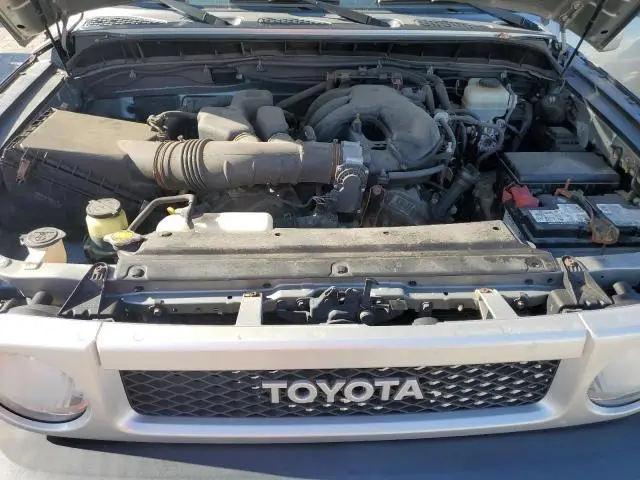 2010 TOYOTA FJ CRUISER   