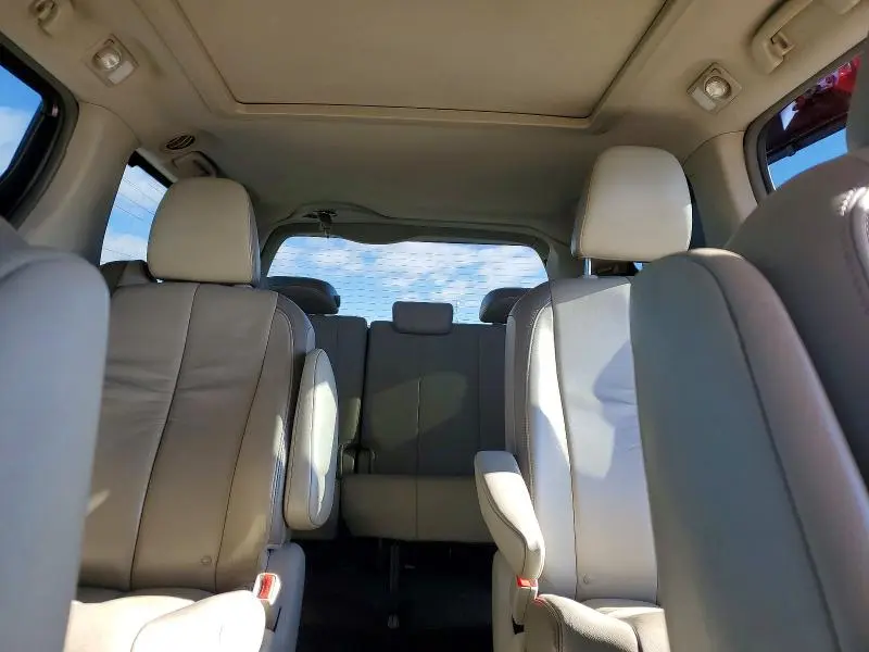 2012 TOYOTA SIENNA XLE  