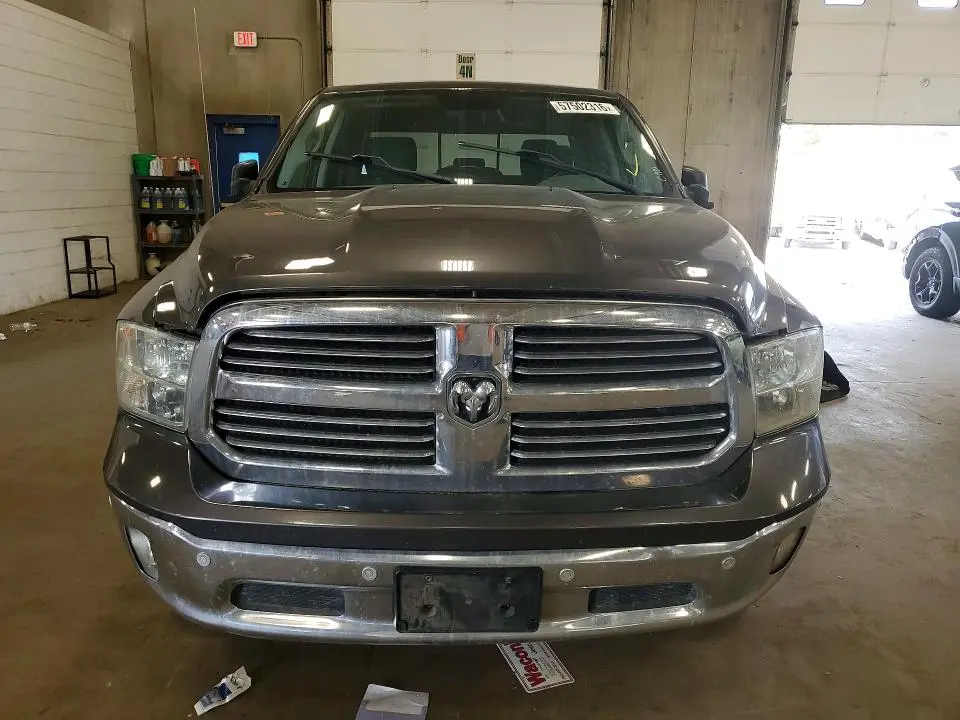 2018 RAM 1500 SLT  
