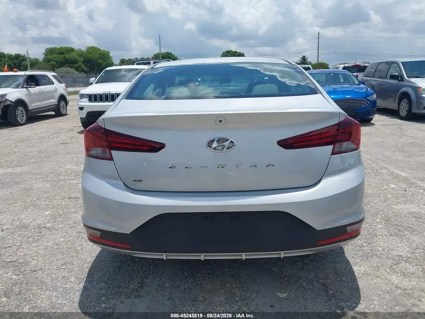 2019 HYUNDAI ELANTRA SE