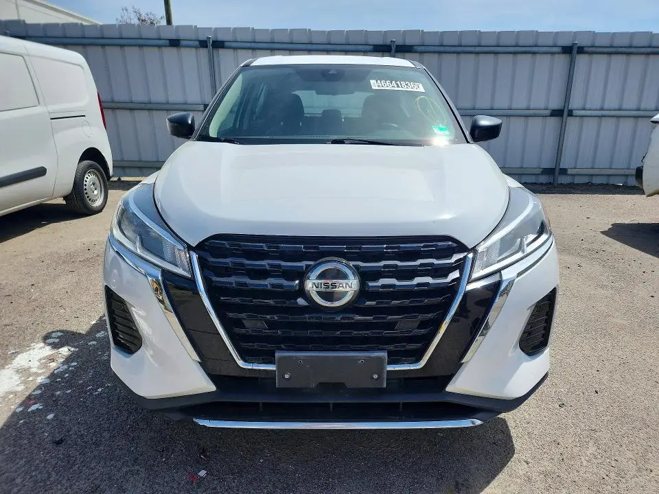 2021 NISSAN KICKS S  