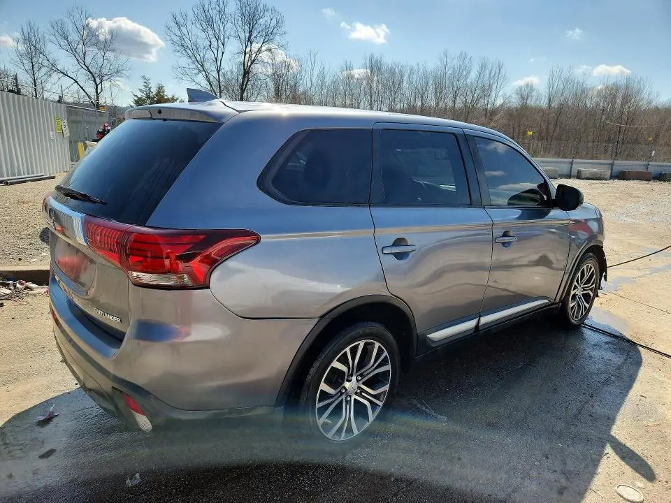 2018 MITSUBISHI OUTLANDER ES  
