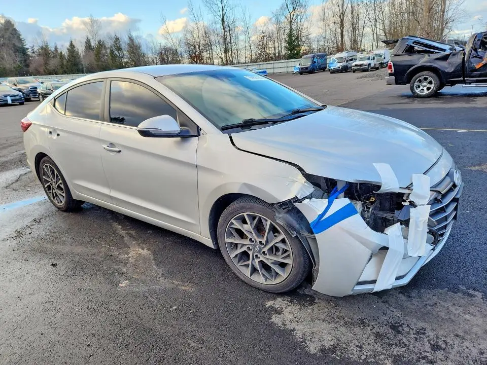 2020 HYUNDAI ELANTRA SEL  