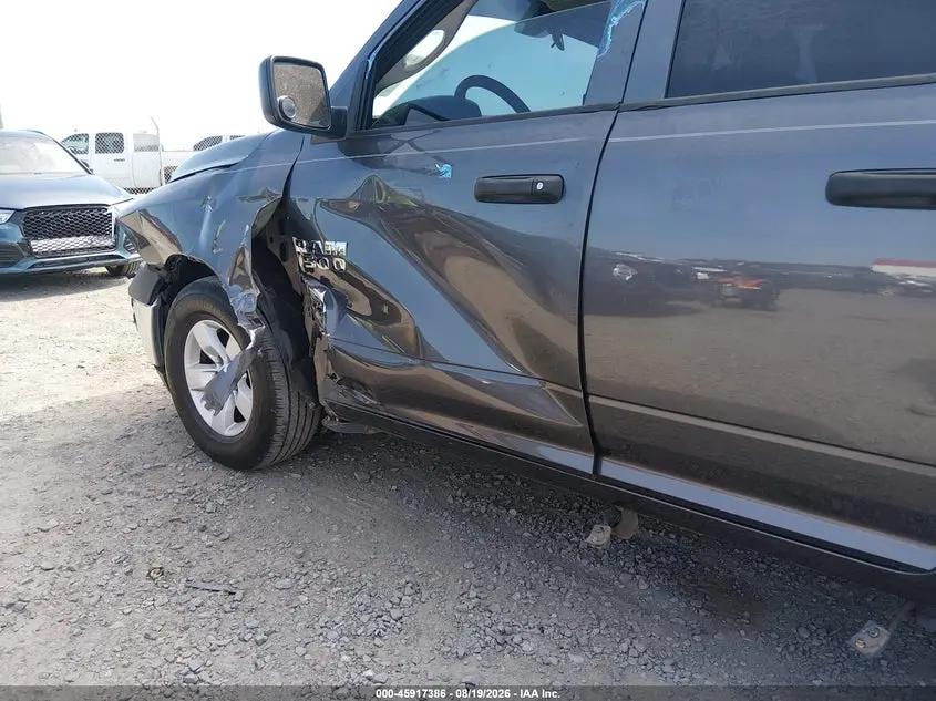 2017 RAM 1500 TRADESMAN  4X2 6'4 BOX