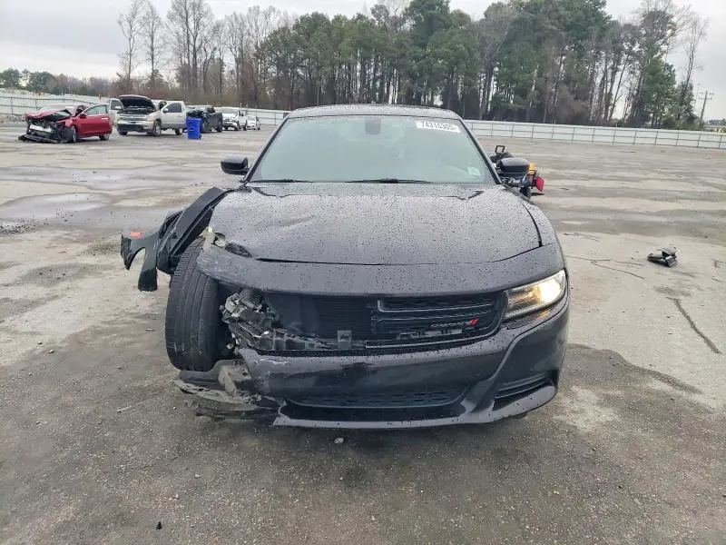 2017 DODGE CHARGER SE  