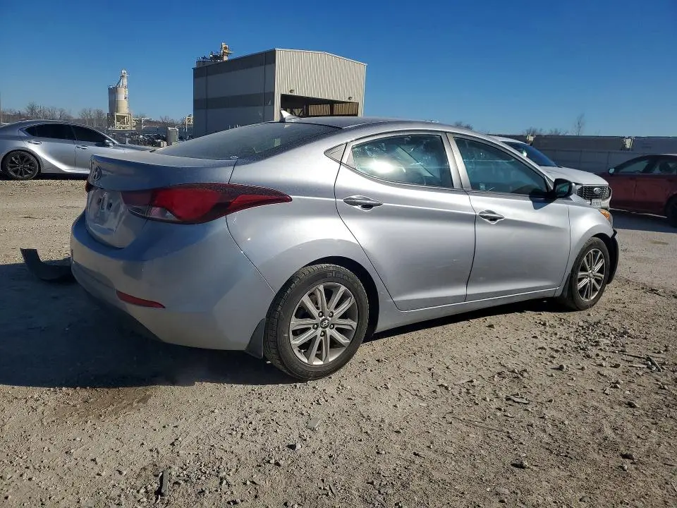 2015 HYUNDAI ELANTRA SE  