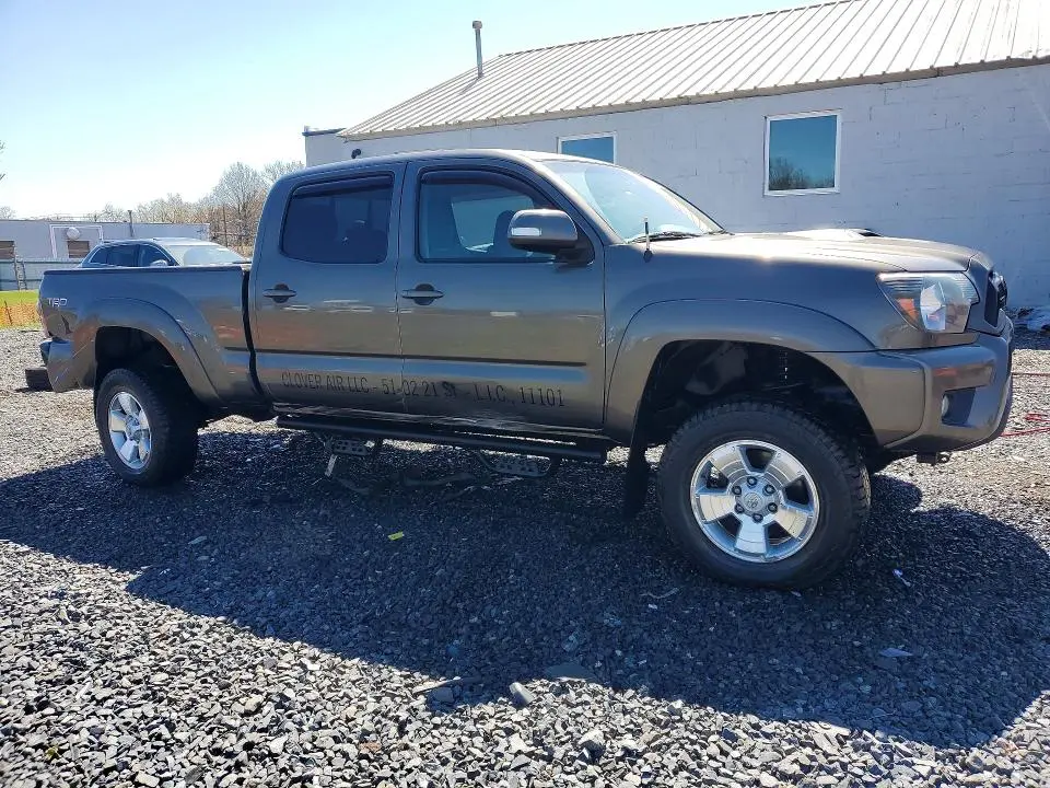 2012 TOYOTA TACOMA V6  
