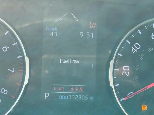 2020 TOYOTA RAV4 XLE  